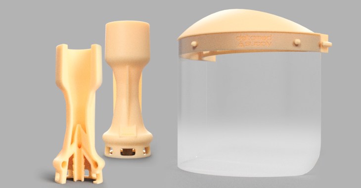 Diseñamos y fabricamos con nuestras impresoras 3D válvulas para respiradores y caretas protectoras, de esta forma pudimos apoyar a centros de salud y profesionales de la salud al inicio de la pandemia.
